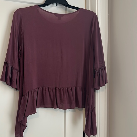 Simply Vera Vera Wang Ruffle-Trim Sharkbite Hem Top - Picture 1 of 1